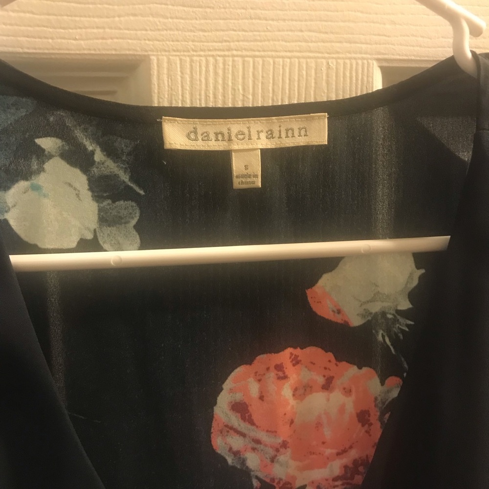 Top - Picture 2 of 2